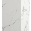 Avery piedestal i hvid marmorprint 25x25x50cm