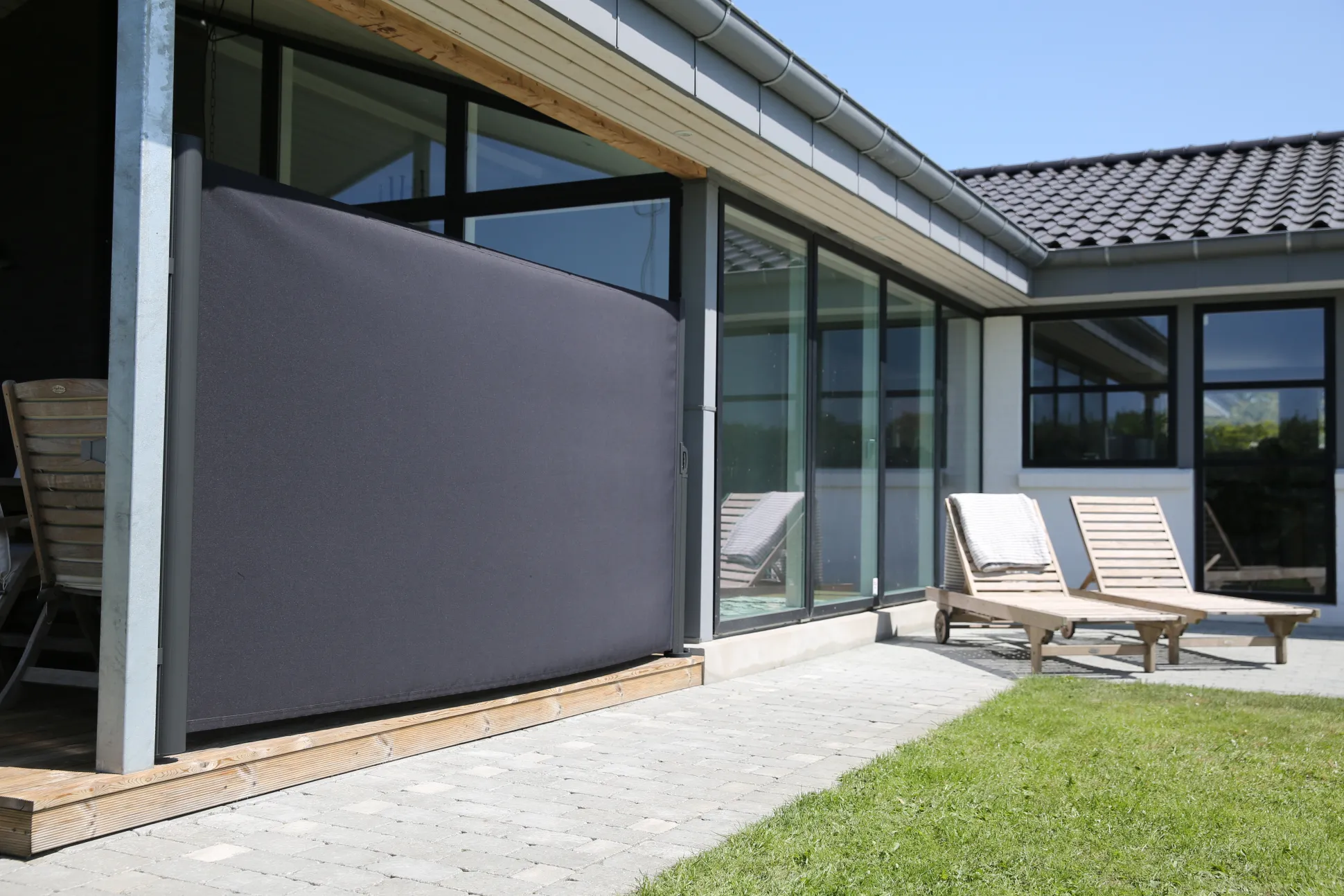 Essence læsejl lukket 400x160cm sort/antracitgrå